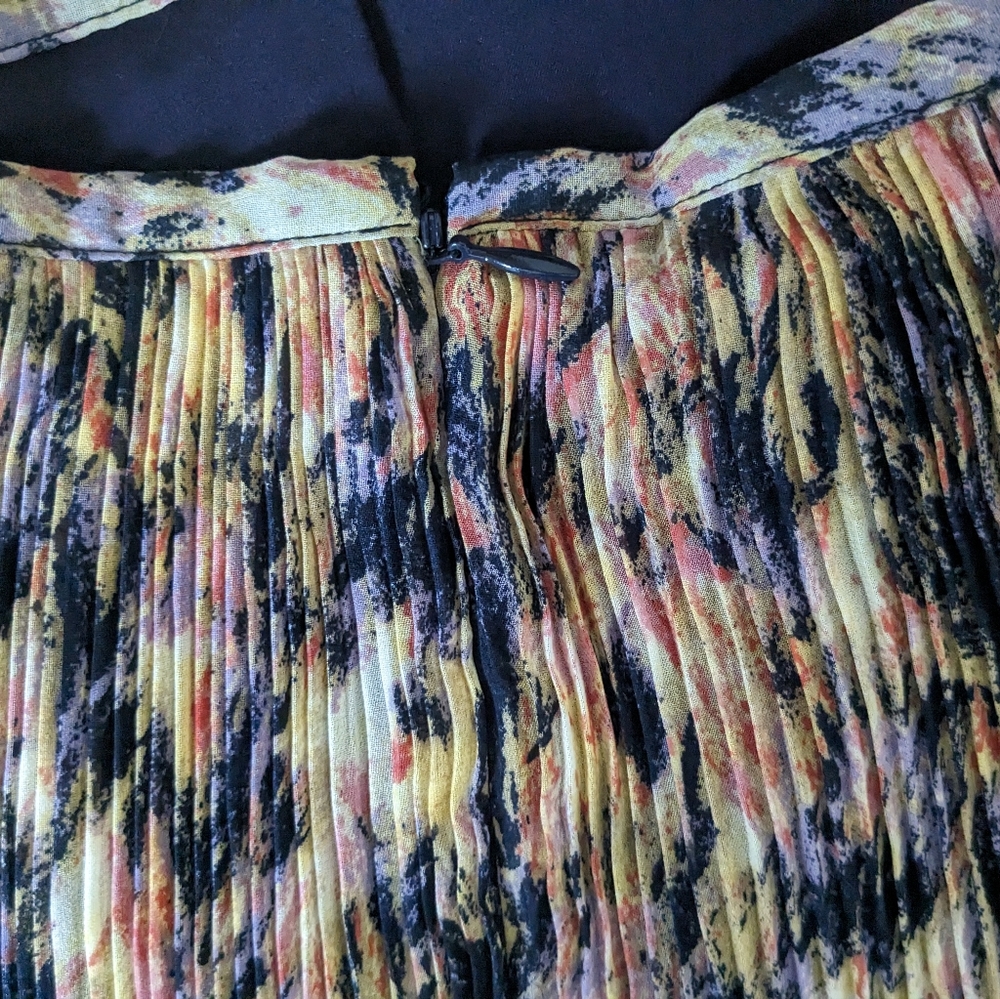 Multi Color Skirt - Picture 4 of 4